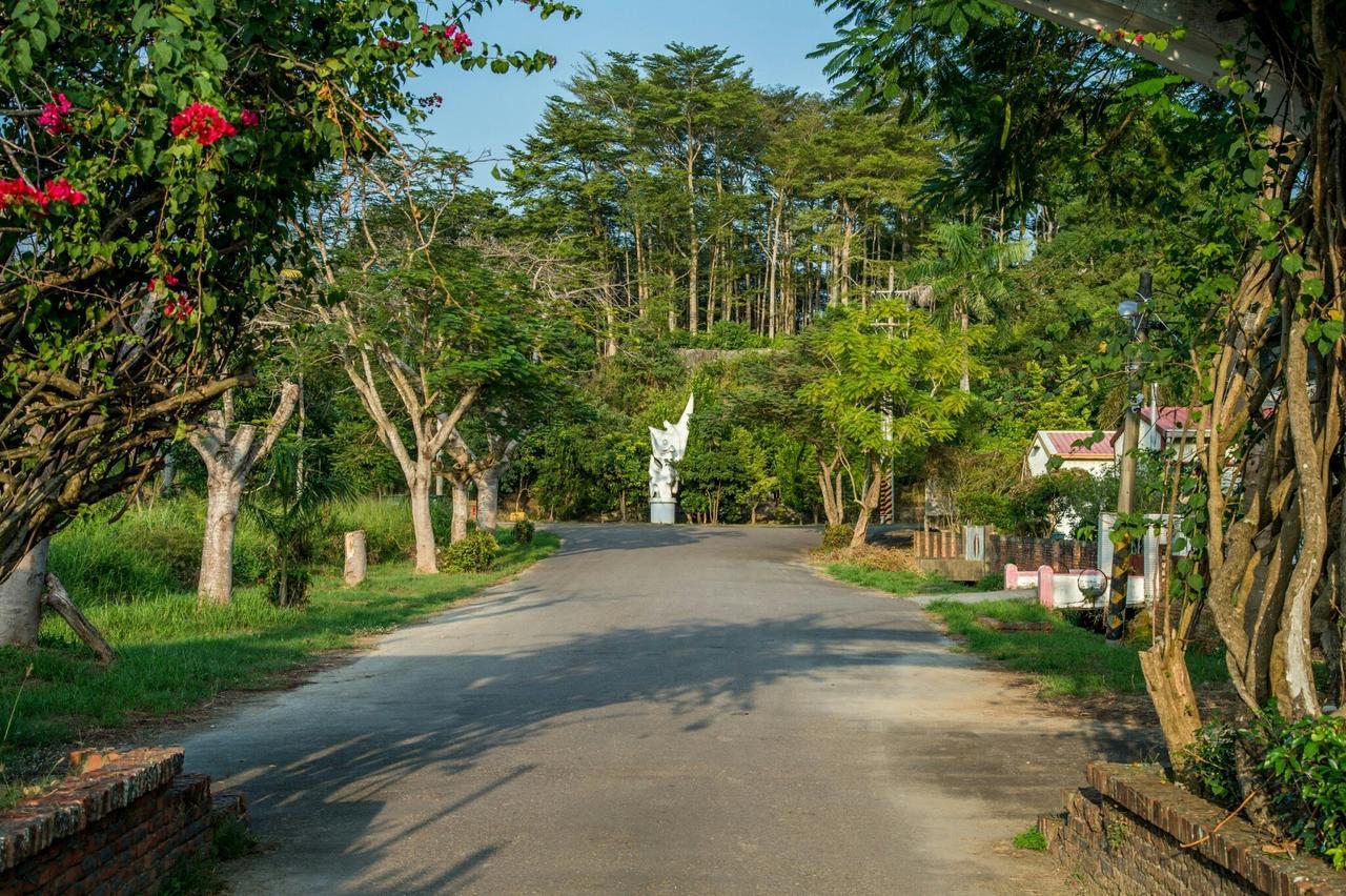 Mountain Homestay 6-8人包棟民宿 Xinhua Dış mekan fotoğraf